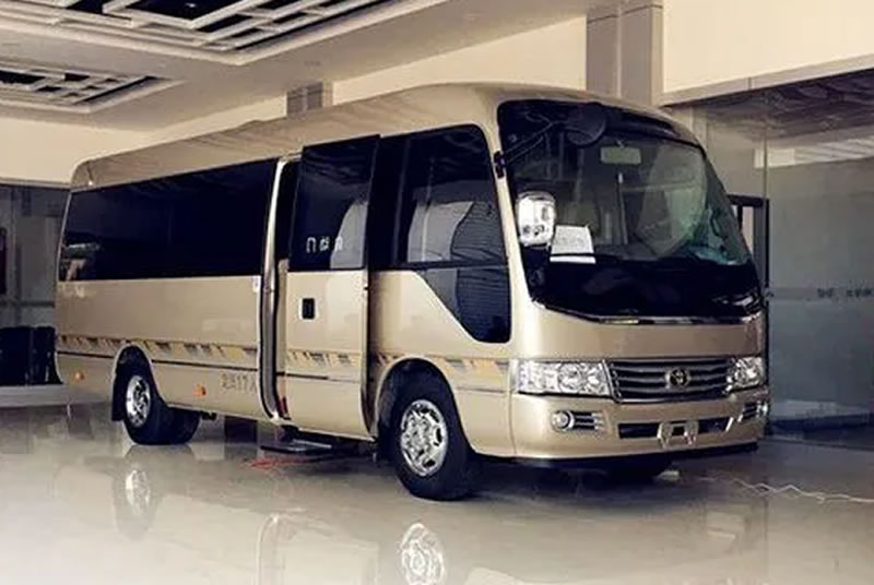 房山考斯特租賃